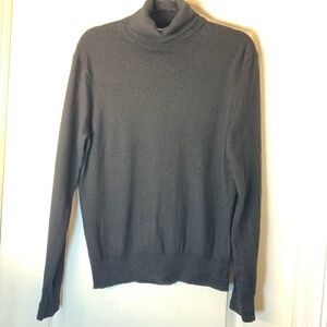 Club Monaco 100% Merino Wool  B Turtleneck – Timeless Black Essential Classic